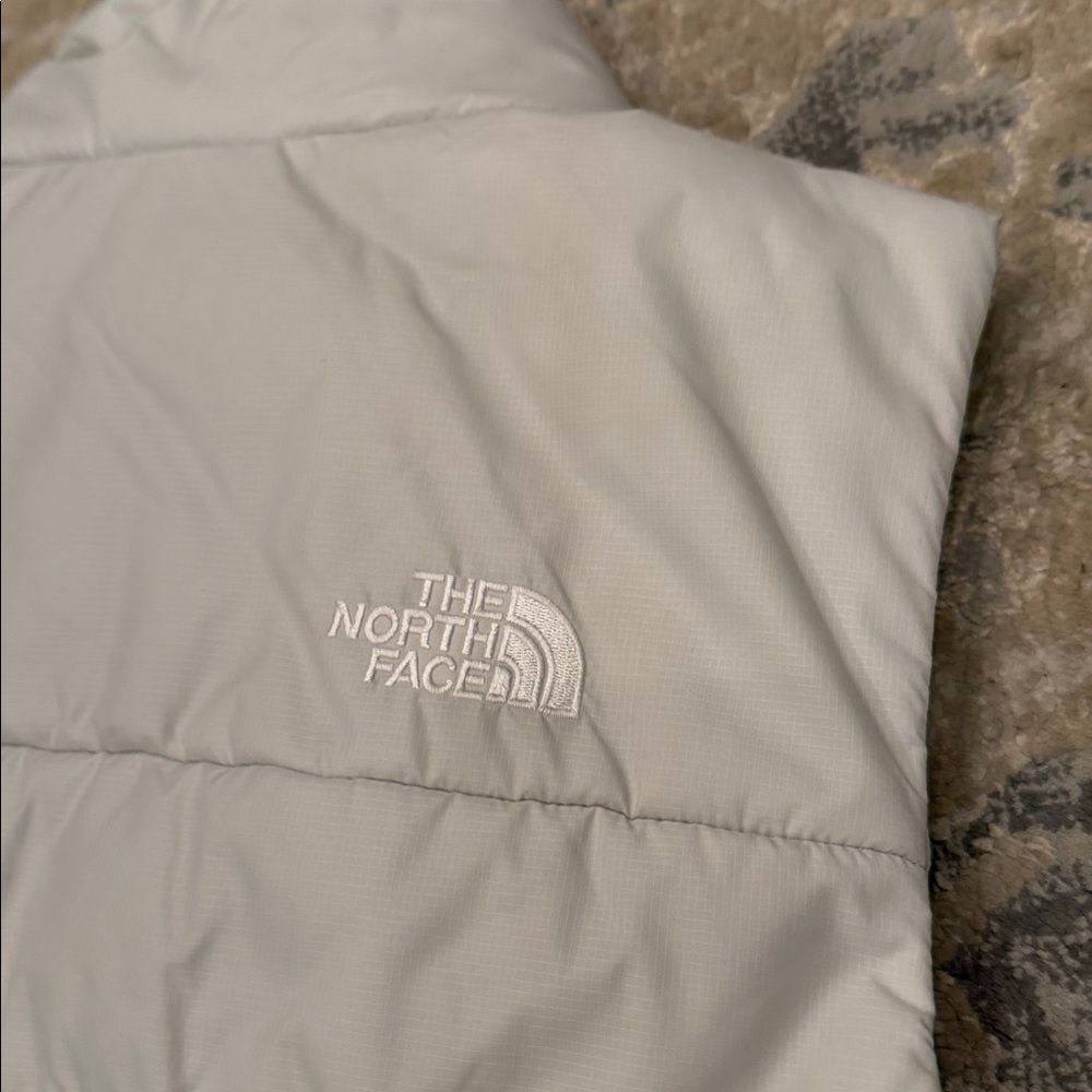 The North Face Women's Flare Vest Size XS - Picture 4 of 9